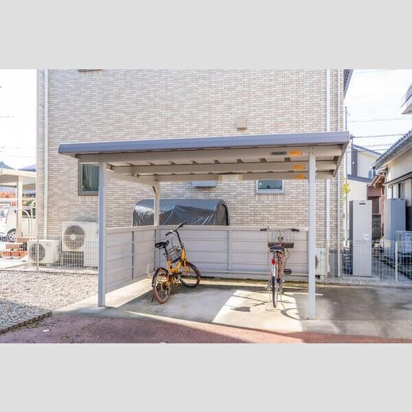 現地周辺 (サイクルポート)