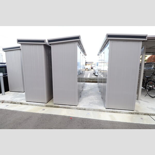 現地周辺 (物置)