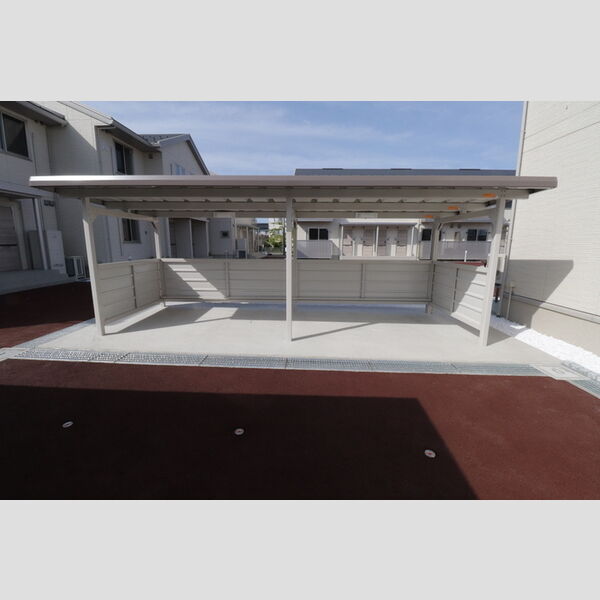 現地周辺 (駐輪場)