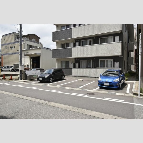 駐車場 (駐車場)
