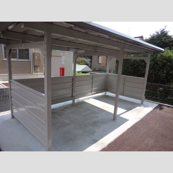 現地周辺 (駐輪場)