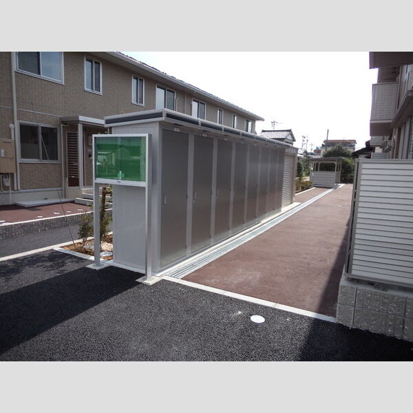 現地周辺 (物置)