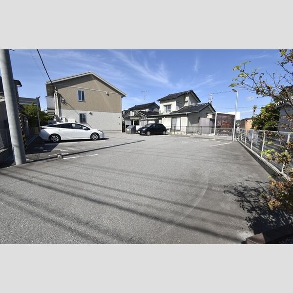 駐車場 (駐車場)