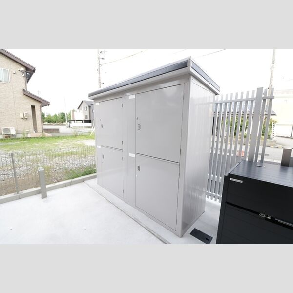 現地周辺 (トランクルーム)