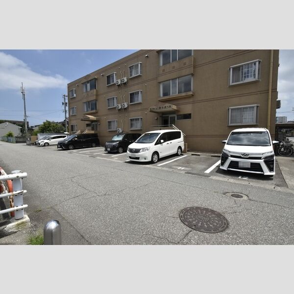 駐車場 (駐車場)