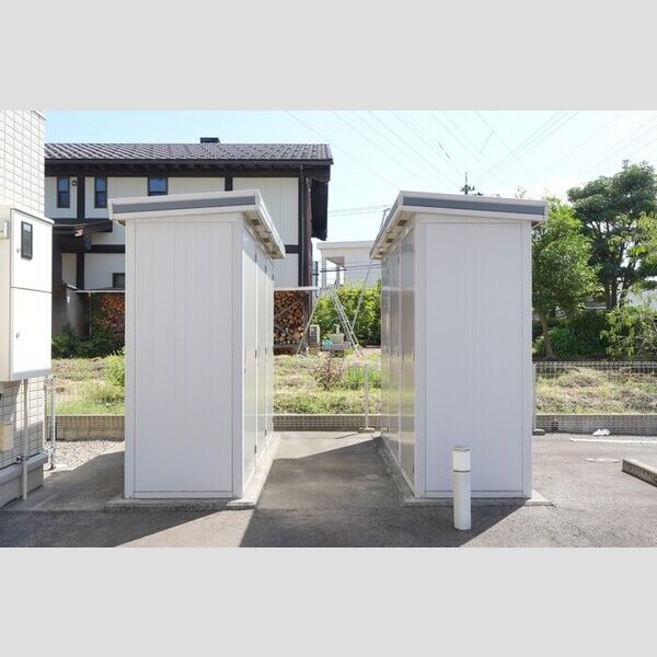 現地周辺 (物置)