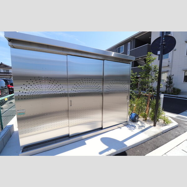 現地周辺 (ゴミ置き場)