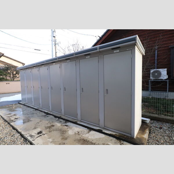 現地周辺 (トランクルーム)