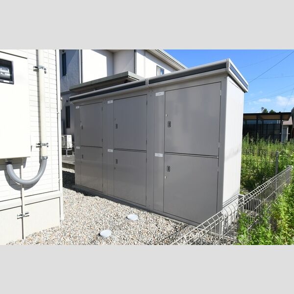 現地周辺 (トランクルーム)