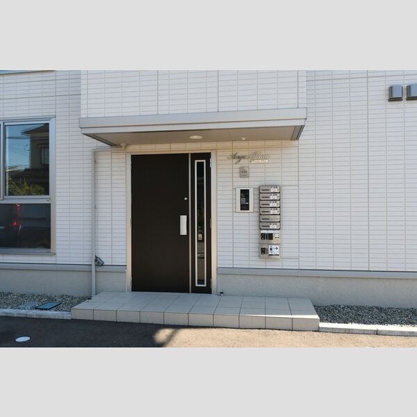 エントランス (エントランス)