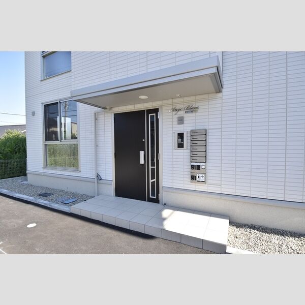 エントランス (エントランス)