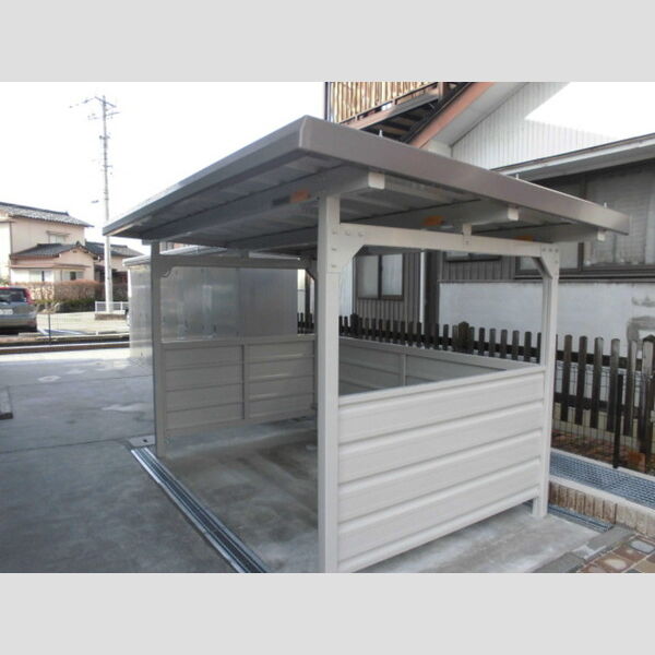 現地周辺 (駐輪場)