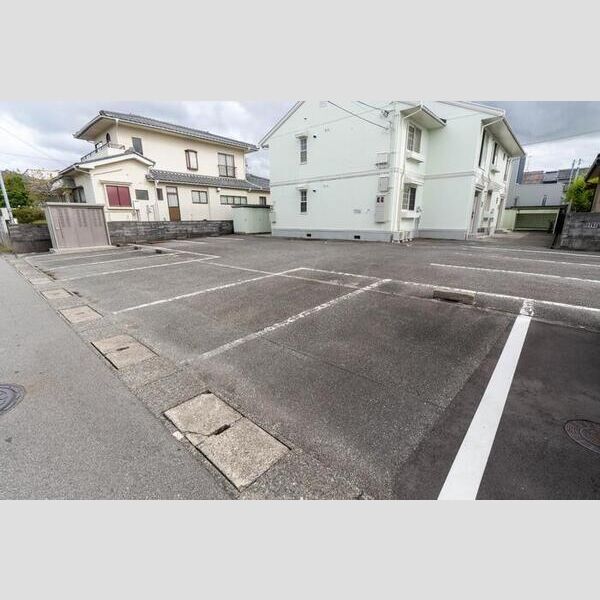 駐車場 (駐車場)