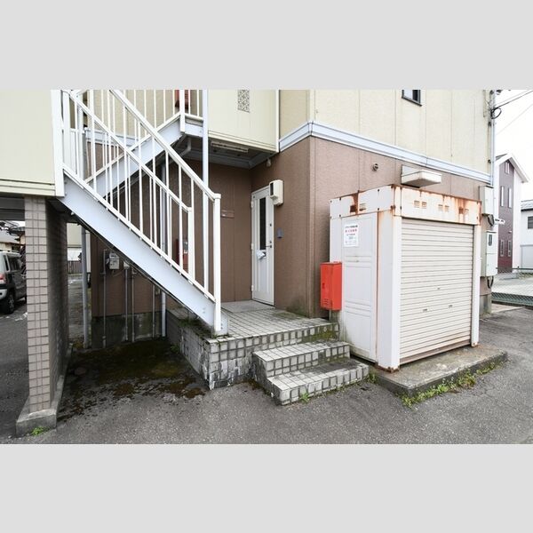 エントランス (エントランス)