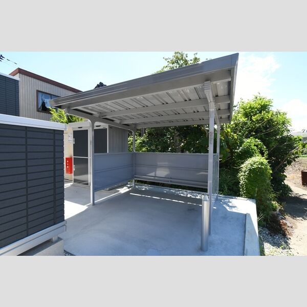 現地周辺 (駐輪場)