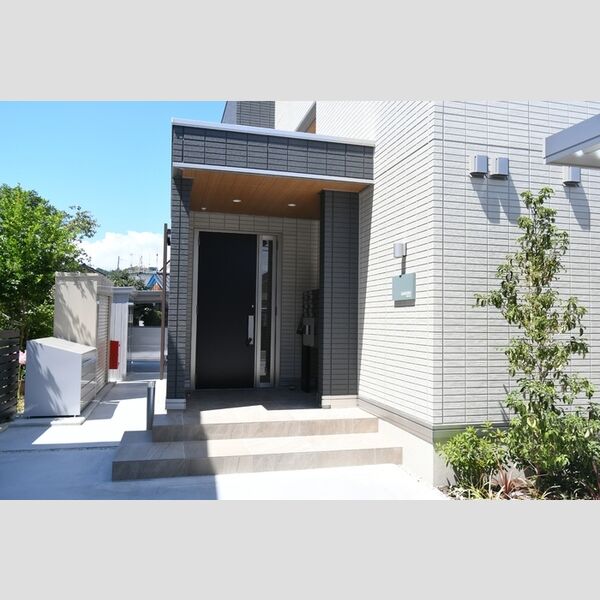 エントランス (エントランス)