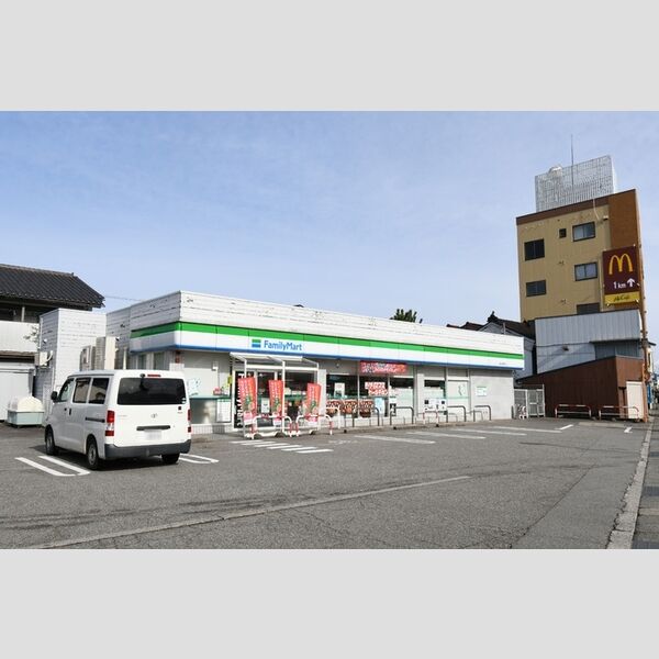 現地周辺 (ファミリーマート富山稲荷町店まで400m)