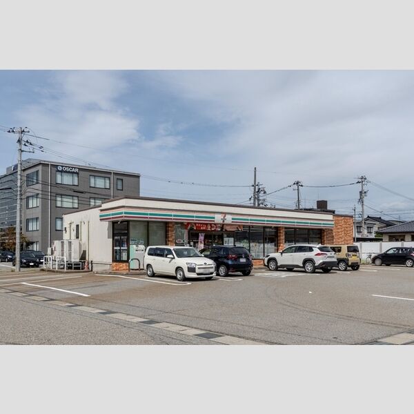 現地周辺 (セブンイレブン富山二口町4丁目店まで200m)