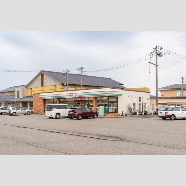 現地周辺 (セブンイレブン富山上田島店まで500m)