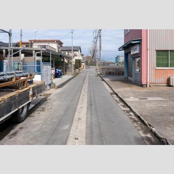 現地周辺 (前面道路)