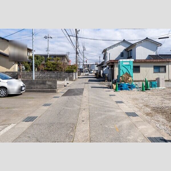 現地周辺 (前面道路)