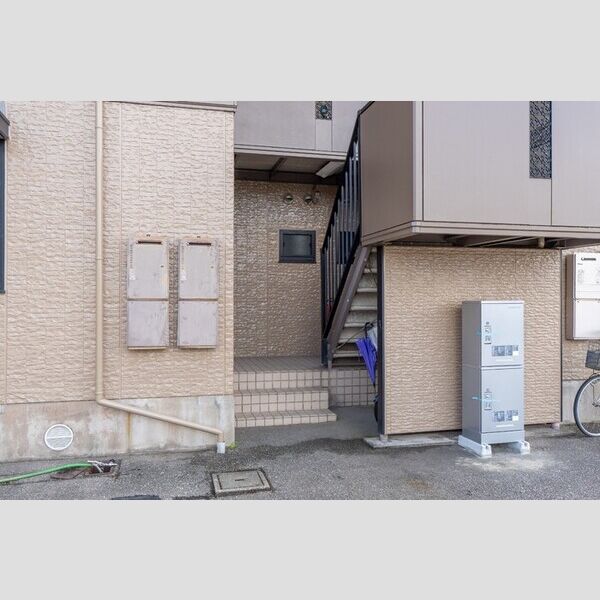 エントランス (エントランス)