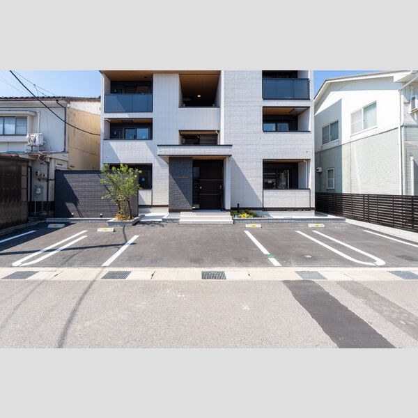 駐車場 (駐車場)