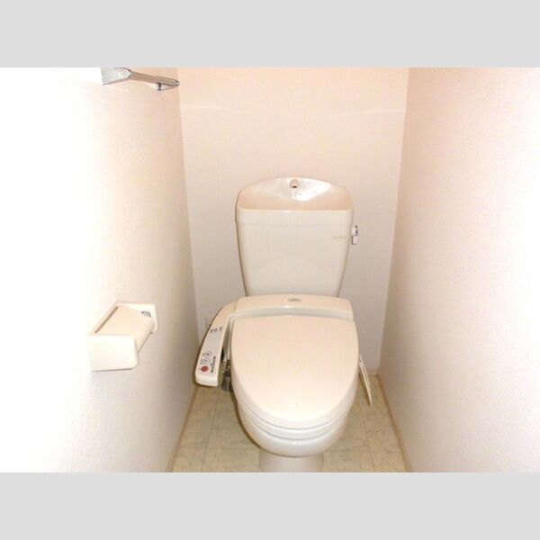 トイレ (トイレ)
