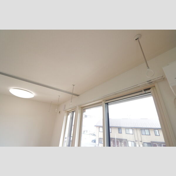 その他 (B206・室内物干し竿棒)