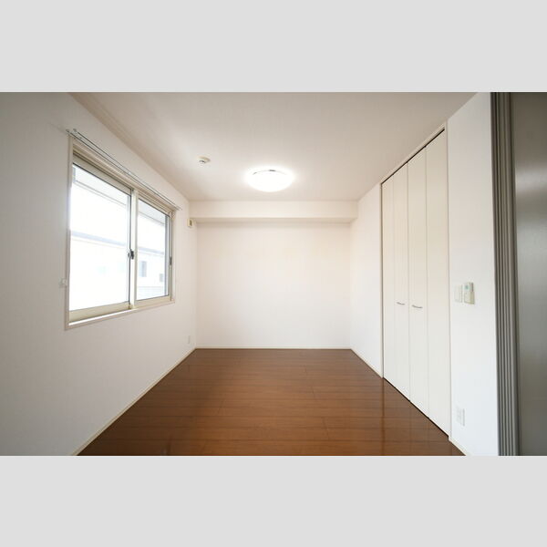 その他 (203・洋室)