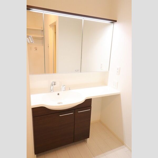 洗面所 (105 洗髪洗面化粧台)