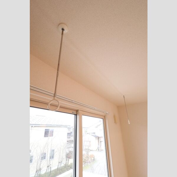 その他 (LDK室内物干し)