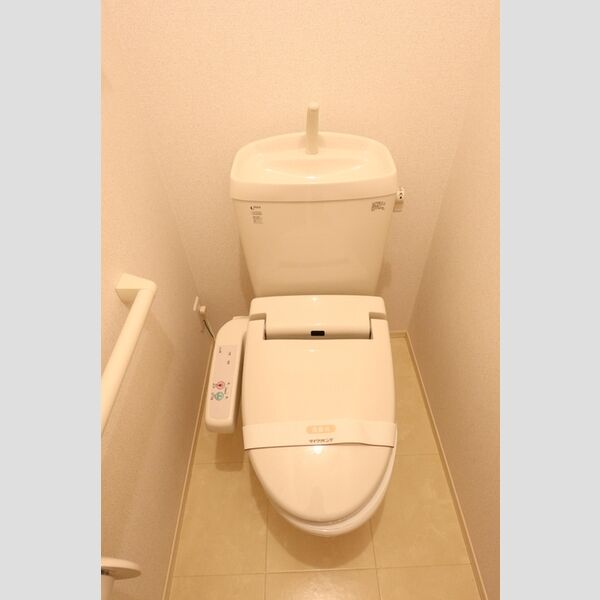 トイレ (温水洗浄暖房便座)