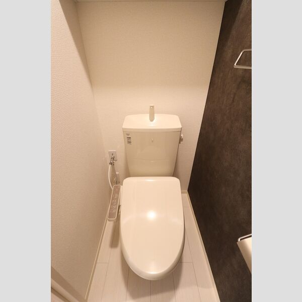トイレ (温水洗浄暖房便座)