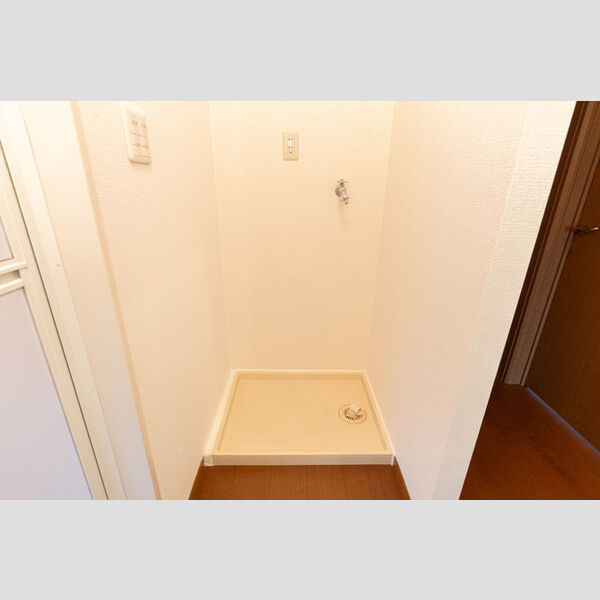 その他 (洗濯機置場)