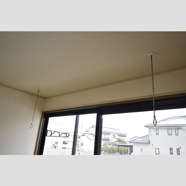 その他 (C103・室内物干し金具)