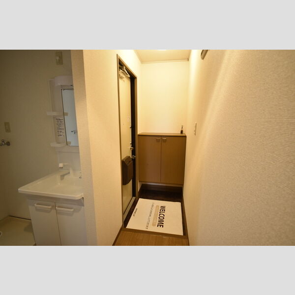 玄関 (C103・玄関)