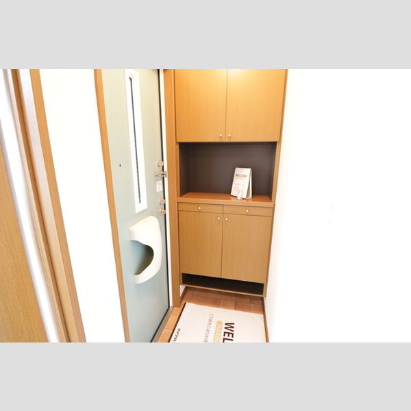 玄関 (102・玄関)