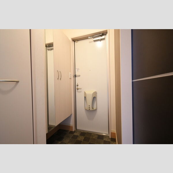 玄関 (Ⅰ102・玄関)