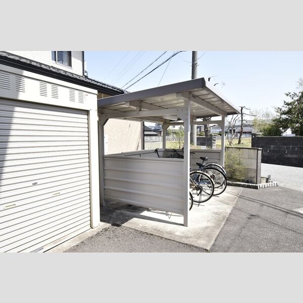 その他 (駐輪場)