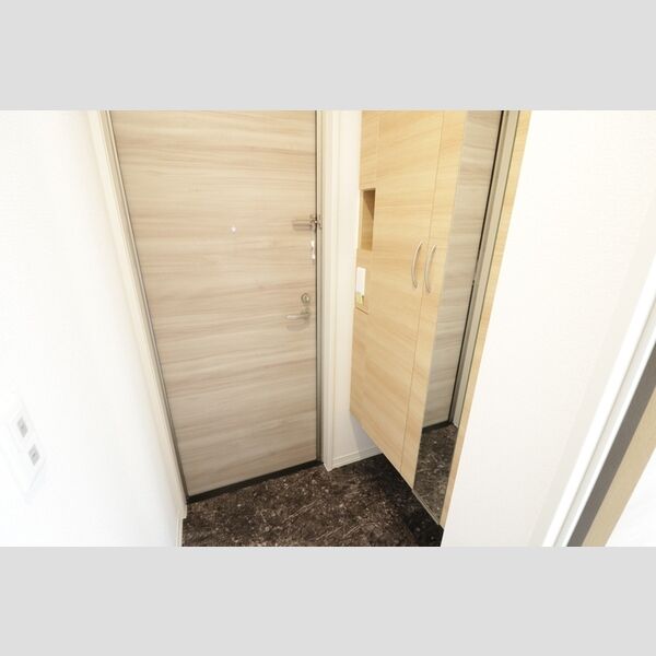 玄関 (201・玄関)