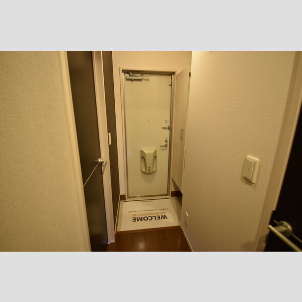 玄関 (A102・玄関)