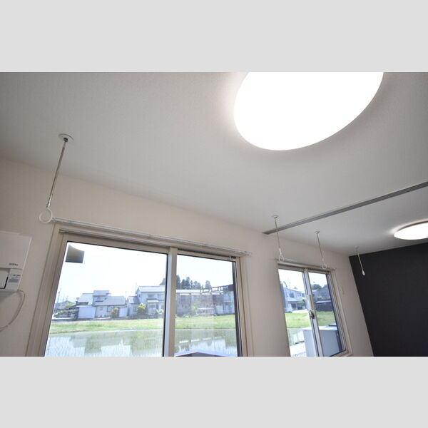 その他 (103・室内物干し金具)