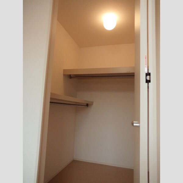 収納 (201ウォークインクローゼット)