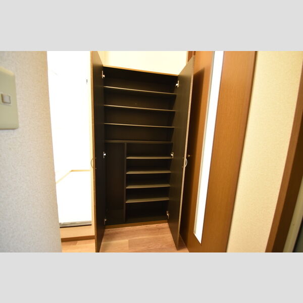 その他 (201・玄関収納)