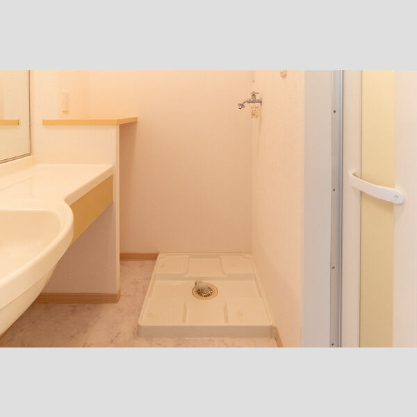 その他 (洗濯機置場)