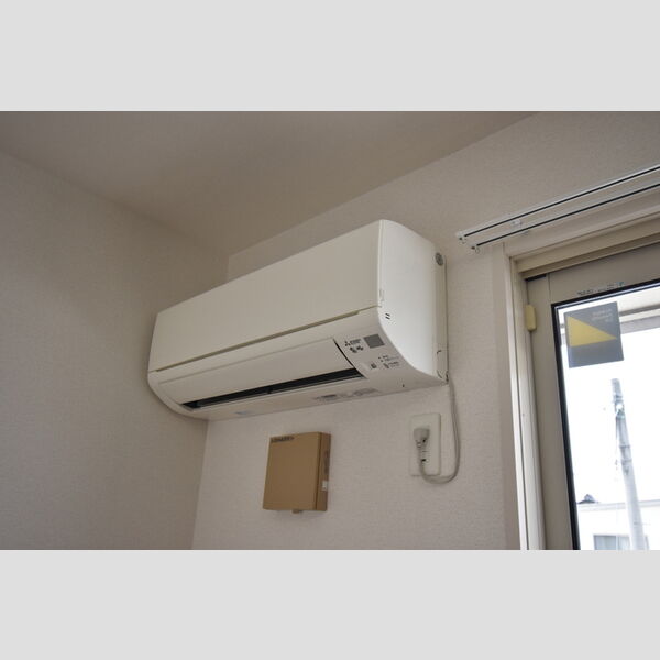 その他 (102・2F洋室エアコン)