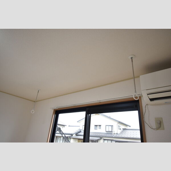 その他 (101・室内物干し金具)