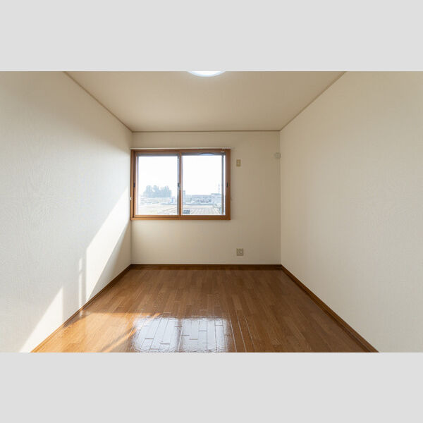 その他 (南側洋室)