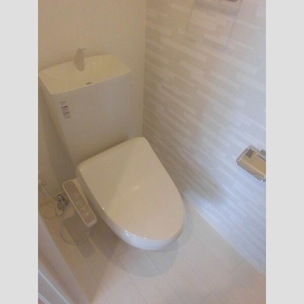 トイレ (温水洗浄暖房便座)